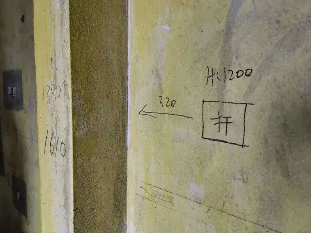 餐厅吊顶和厨房吊顶怎么衔接,厨房吊顶集成好还是石膏板吊顶好