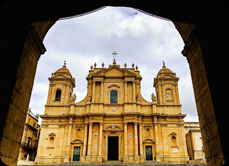 情迷西西里:漫步“蜜糖小城”诺托,感受巴洛克建筑艺术的灵动、浪漫与激情