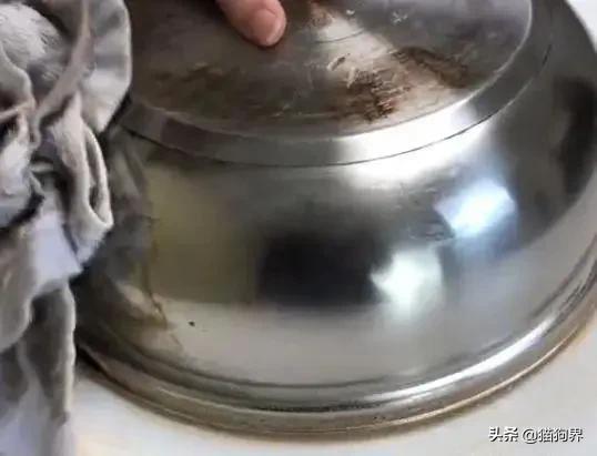 不锈钢锅生锈烧黑了怎么清洗,不锈钢锅用前怎么处理才不生锈
