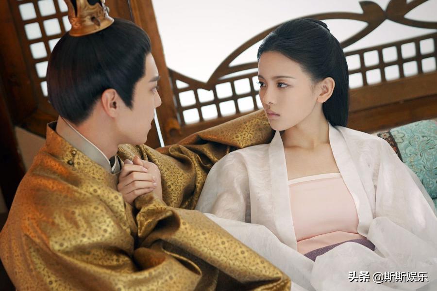 95后小花的古装造型盘点，杨超越温婉小巧，关晓彤端庄大气