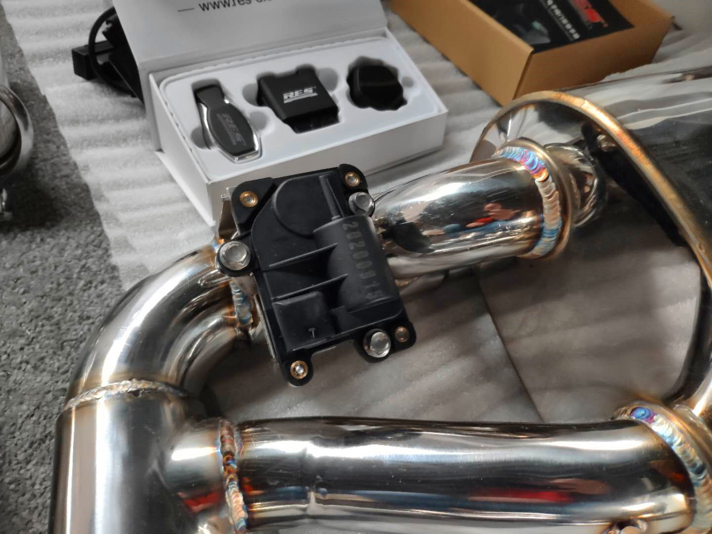 宝马325li曜夜版有排气声浪吗,20款宝马325li曜夜运动原厂排气