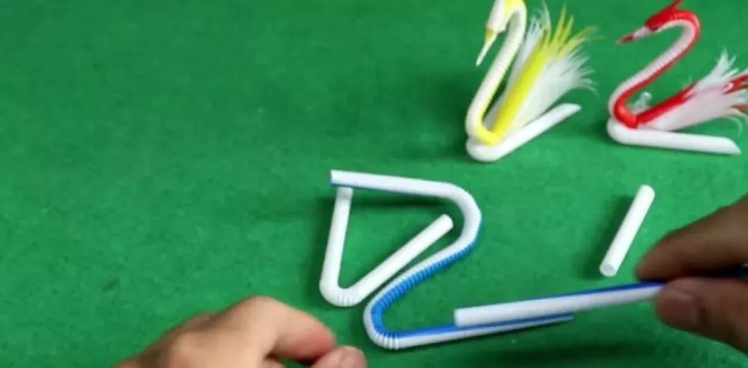 七彩的吸管剪一剪,DIY的蜗牛,天鹅,简直太像了(附教程)