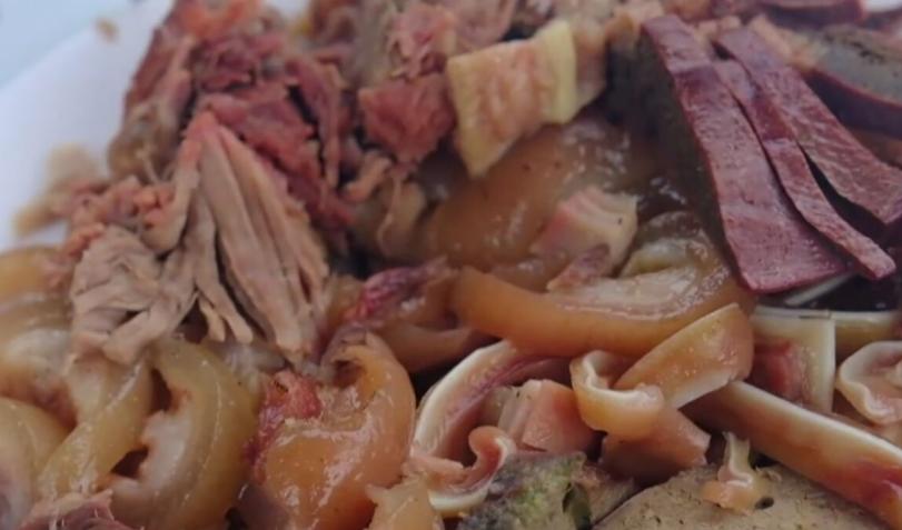 山东小县城自助全猪宴，30元一位肉肉随便吃，客人多的老板往外撵