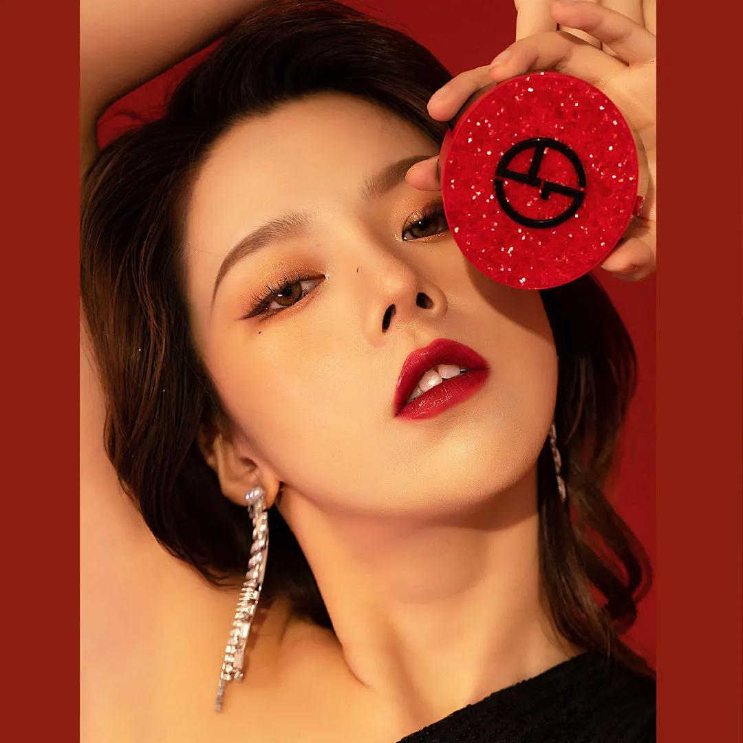 阿玛尼易烊千玺代言气垫,易烊千玺代言阿玛尼刻字