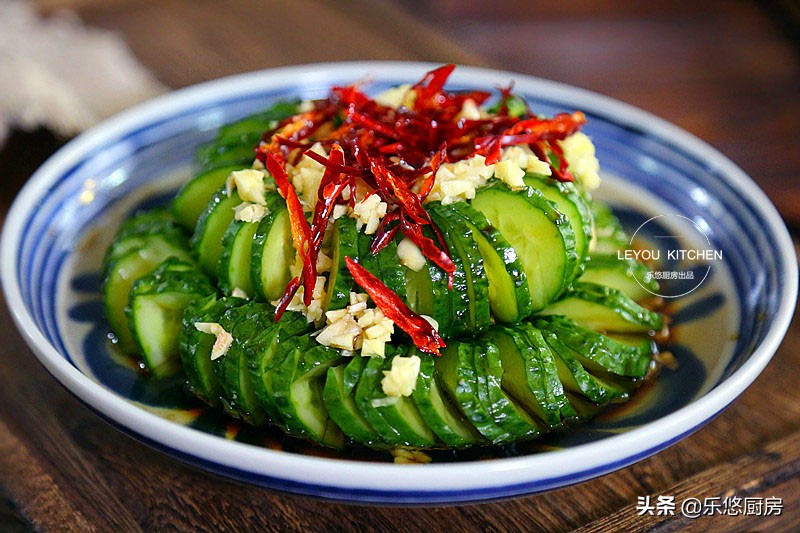 第一名厨四道过年切了就吃的凉菜,过年年夜饭不用辣椒的凉菜怎么调