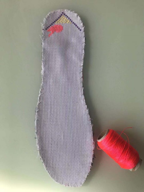 简单手工鞋垫纯手工,纯手工鞋垫制作全过程