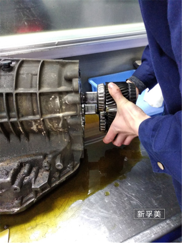 奥迪车变速箱打滑修复多少钱,奥迪a3变速箱坏了维修要多少钱