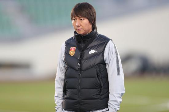 不盲目崇洋媚外，中国足球只能靠中国人自己来