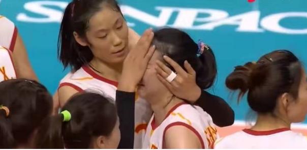 河南农村女孩，靠打排球，年薪超千万，逆袭成女排队长、奥运冠军