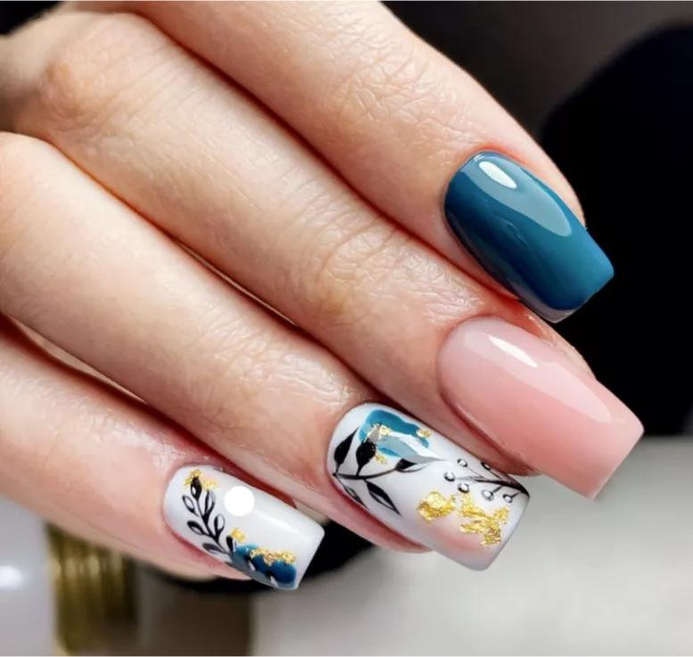 彩绘美甲需要有美术基础吗,彩绘较多的美甲