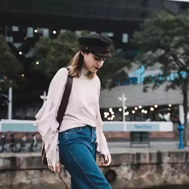 帽子围巾一体的戴起来很暖和,帽子围巾好时髦