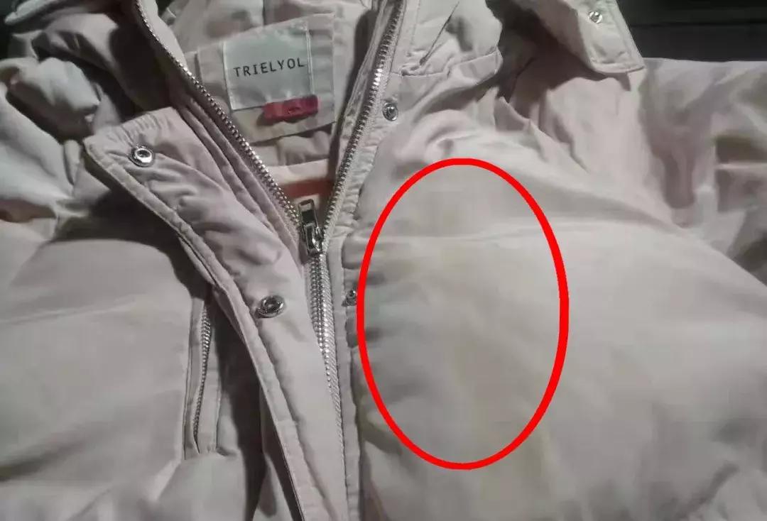 冬天洗羽绒服为什么有水印,深色羽绒服洗后有水印怎么去除