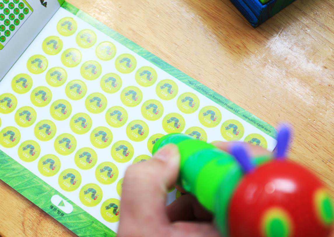 儿童英语学习点读笔如何选择,毛毛虫点读笔适合小孩学英语吗