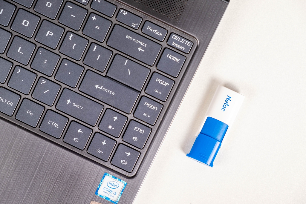 朗科u182闪存盘评测,朗科u235超稳加强型闪存盘