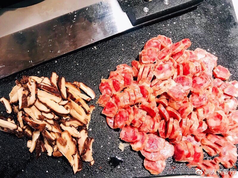 电饭煲广式腊肠煲仔饭的做法大全,腊味煲仔饭电饭煲一锅焖
