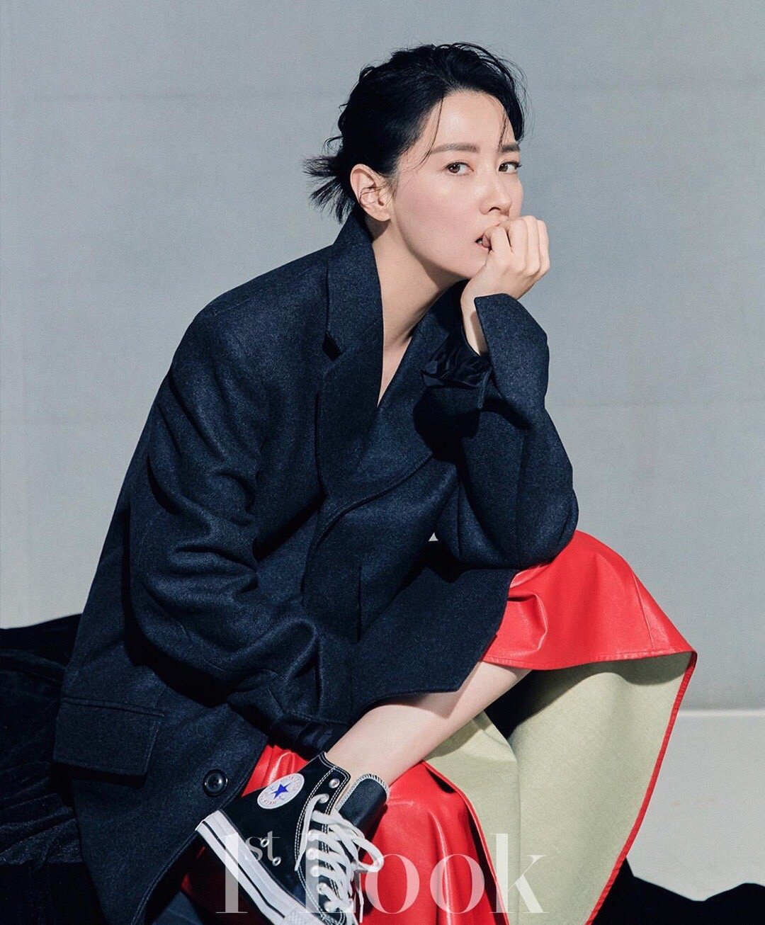 48岁李英爱新造型尽显知性美,48岁李英爱未修图曝光