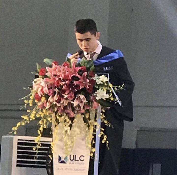 周星驰御用配角黄一飞,周星驰黄一飞片酬