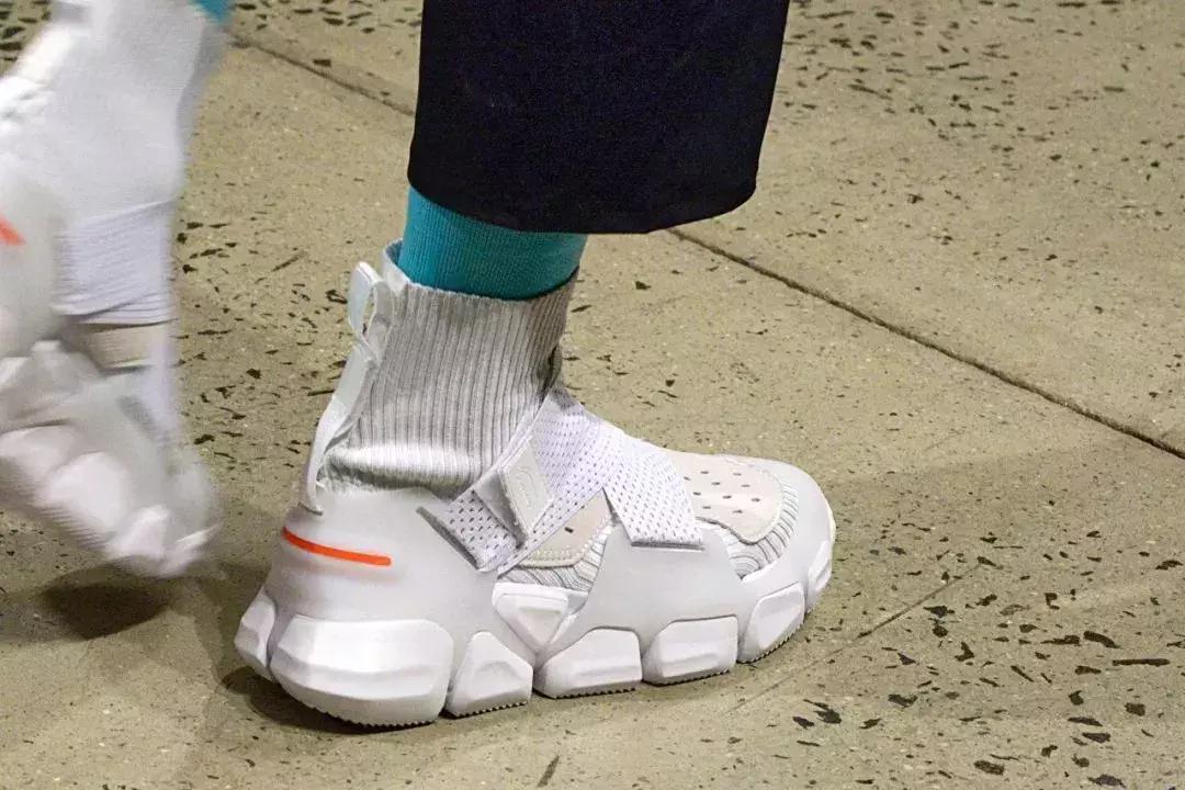 女生怎么看待男生穿李宁,经常穿李宁的女生性格