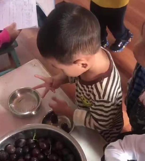 自己孩子犯错不要总给他找借口,孩子犯错不要只是数落