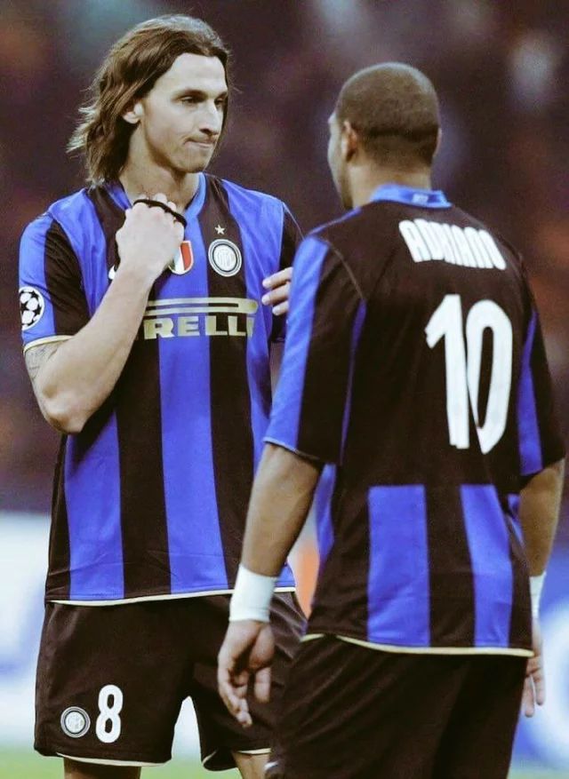 实况足球伊布和卢卡库哪个好,实况足球阿德里亚诺和伊布