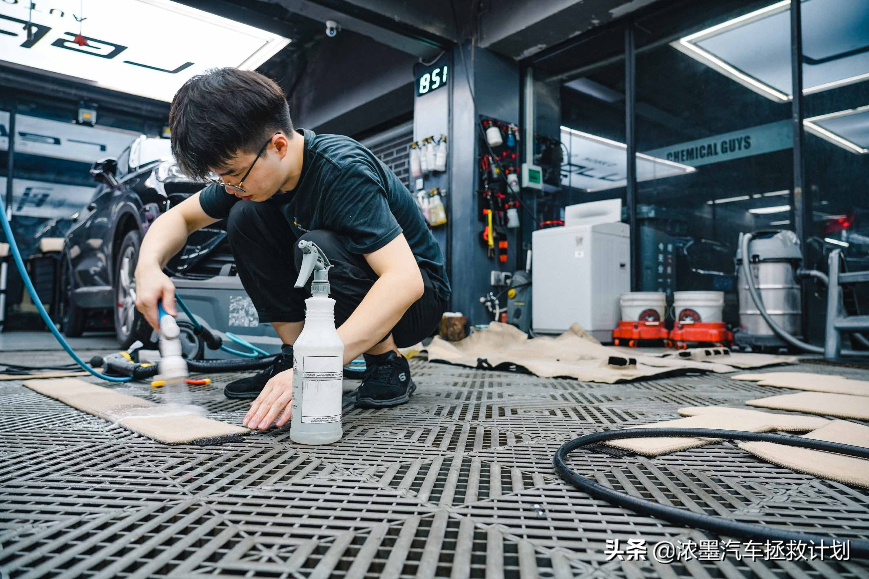 一代经典丰田普瑞维亚,丰田普瑞维亚依然经典