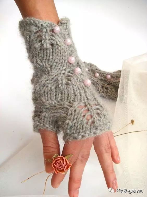 最新手套编织图冬,一线织到底的手套教程