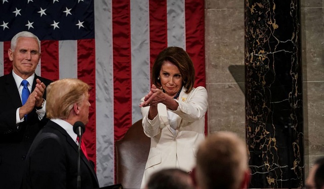 美国政坛一姐，手撕特朗普成日常，81岁仍坚守“*华反**战线”