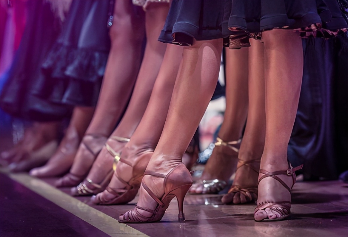 拉丁舞装备大全,拉丁舞需要哪些装备