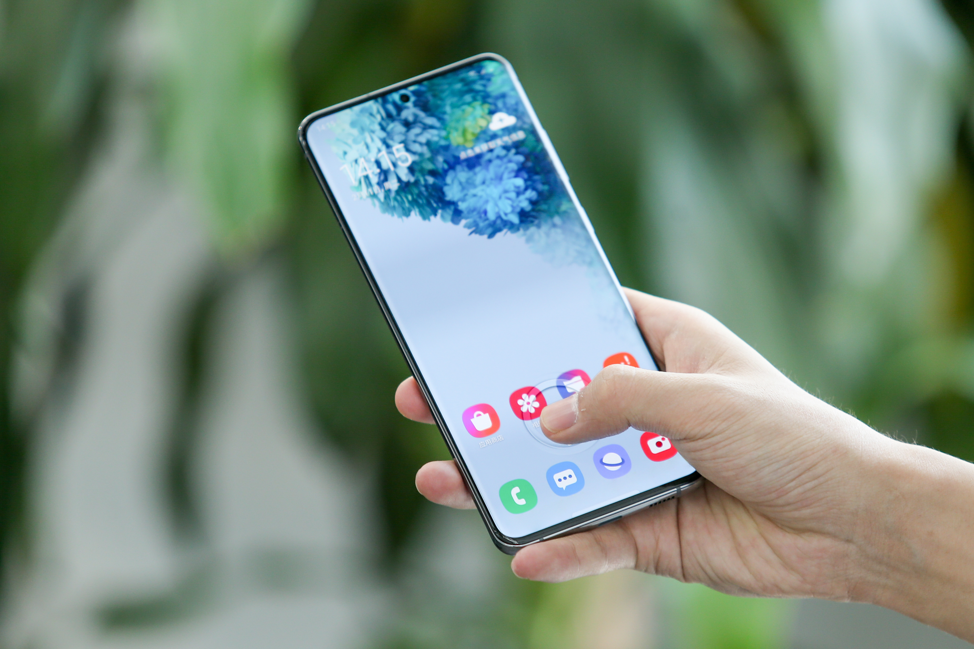 高端机型均三星AMOLED屏幕，行业色准顶级水平甩京东方、维诺信