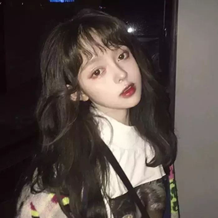 原宿风女生头像两张,头像图片原宿风女