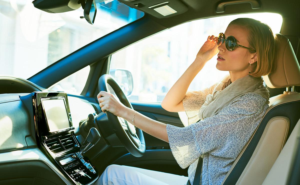 丰田普瑞维亚埃尔法的区别,丰田埃尔法和普瑞维亚对比