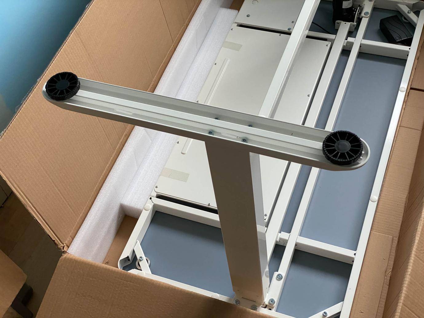 股价涨了五倍多，乐歌电动桌真的这么神奇吗？开箱到使用实测