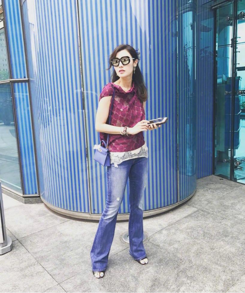 李嘉欣贵妇装扮太惊艳,李嘉欣蕾丝内搭