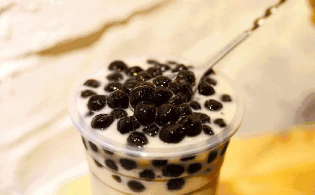 自制珍珠奶茶的做法以及配料比例,珍珠奶茶的正宗做法和配料