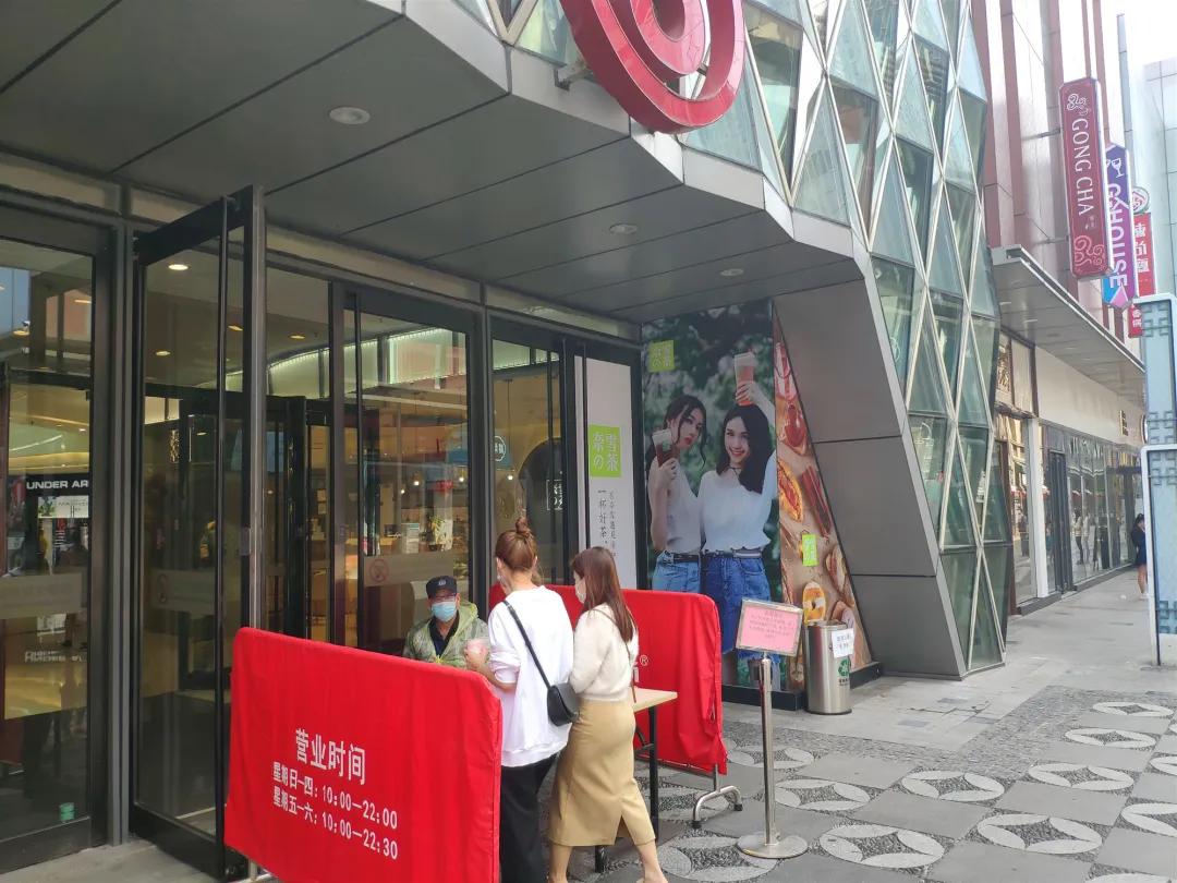 小编探万博|走近战“疫”下的万博百态