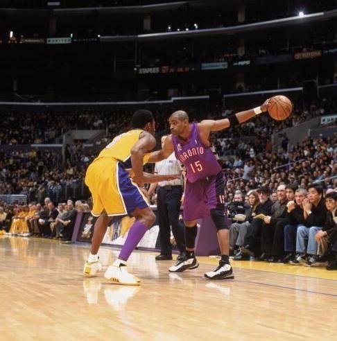 顶级球星投篮是哪根手指拨球,顶级球员握杆