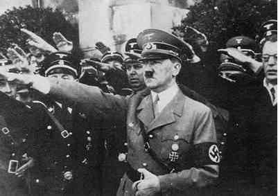 二战前,英国政府瞧不起希特勒!认为德国贫穷落后