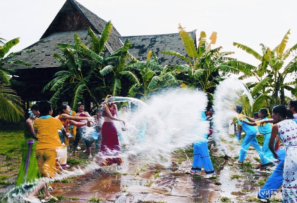 4月第3期素质教育课程:泼水节及民俗、少数民族及篮球明星