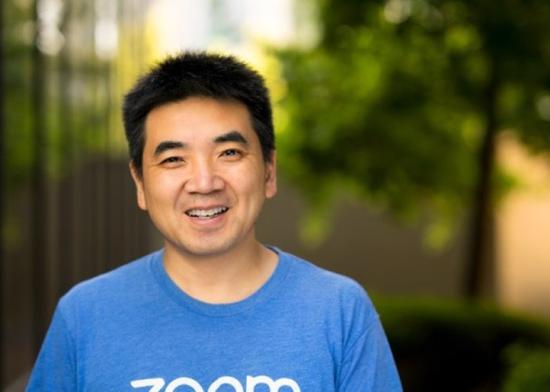 打败扎克伯格成为全美国最受欢迎的CEO的，竟然是个山东人