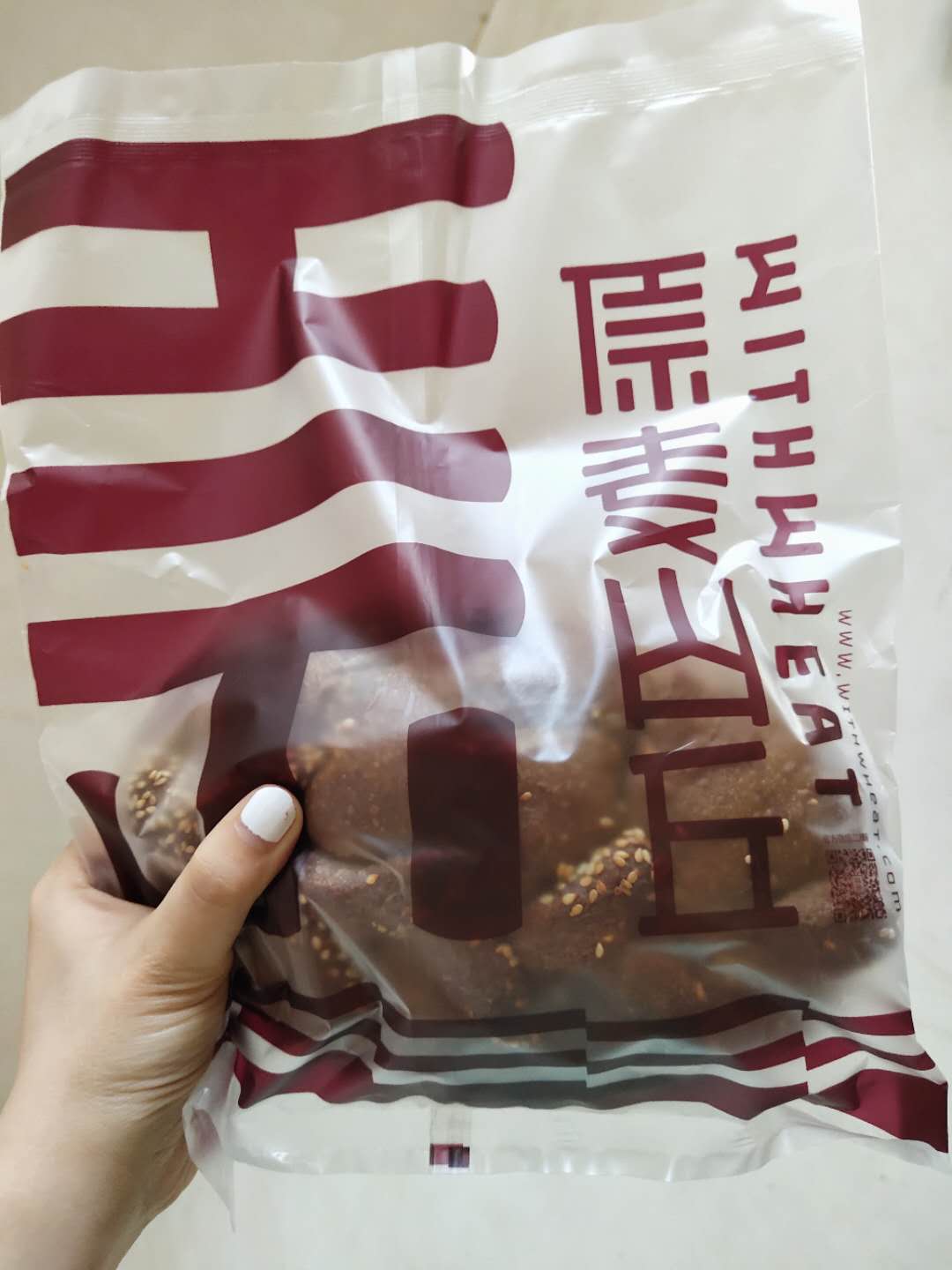 好利来原麦山丘，3款全麦面包的小测评