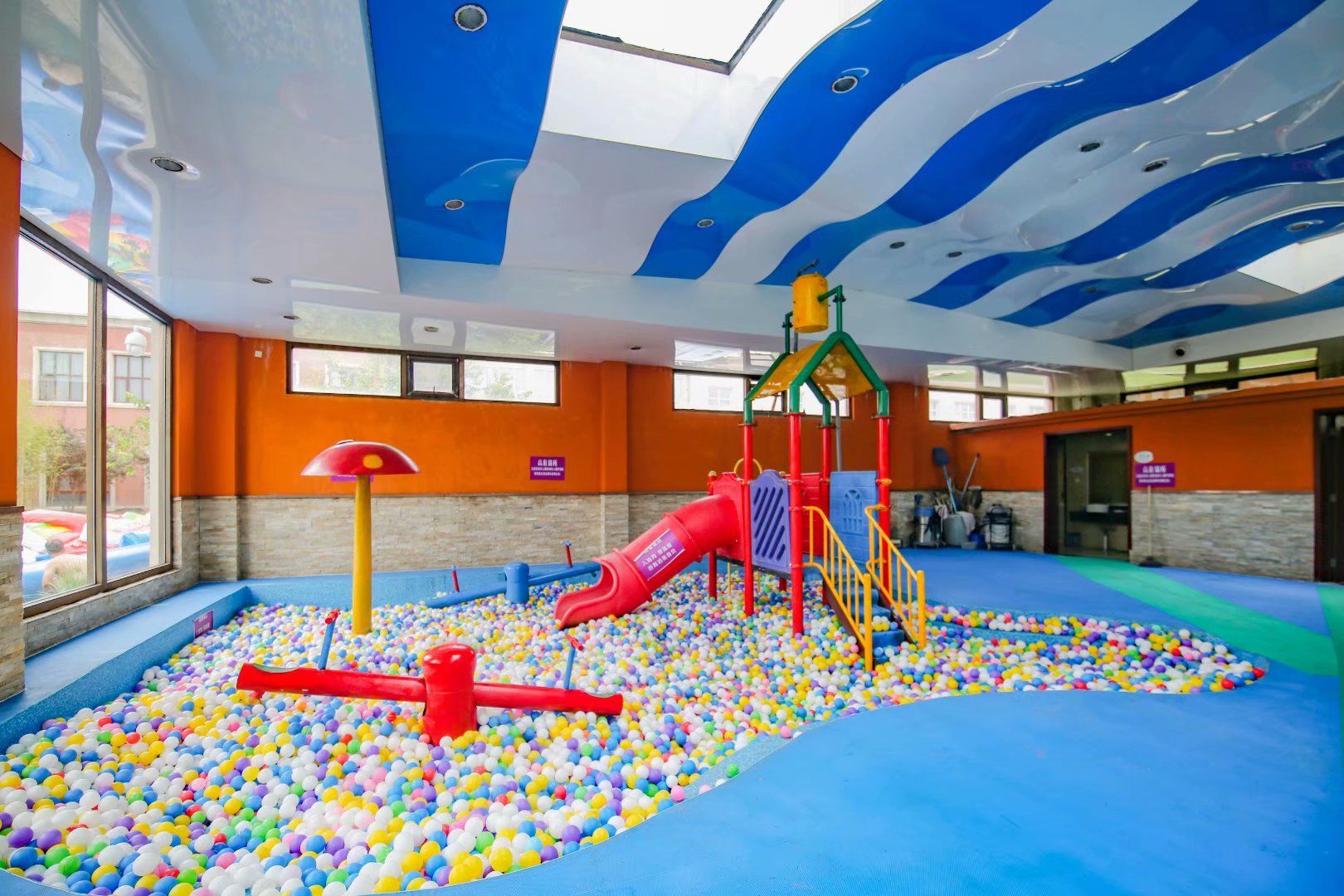 蓝调庄园温泉中心旅游攻略,冬天泡蓝调庄园温泉