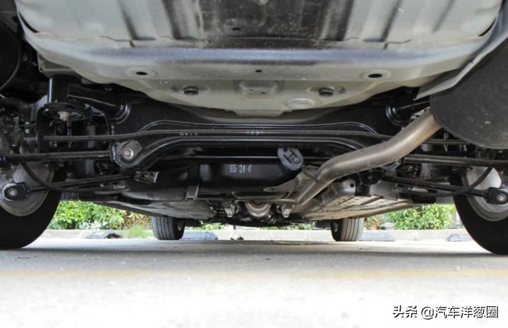 皇冠和雅阁哪个更值得入手,9万皇冠