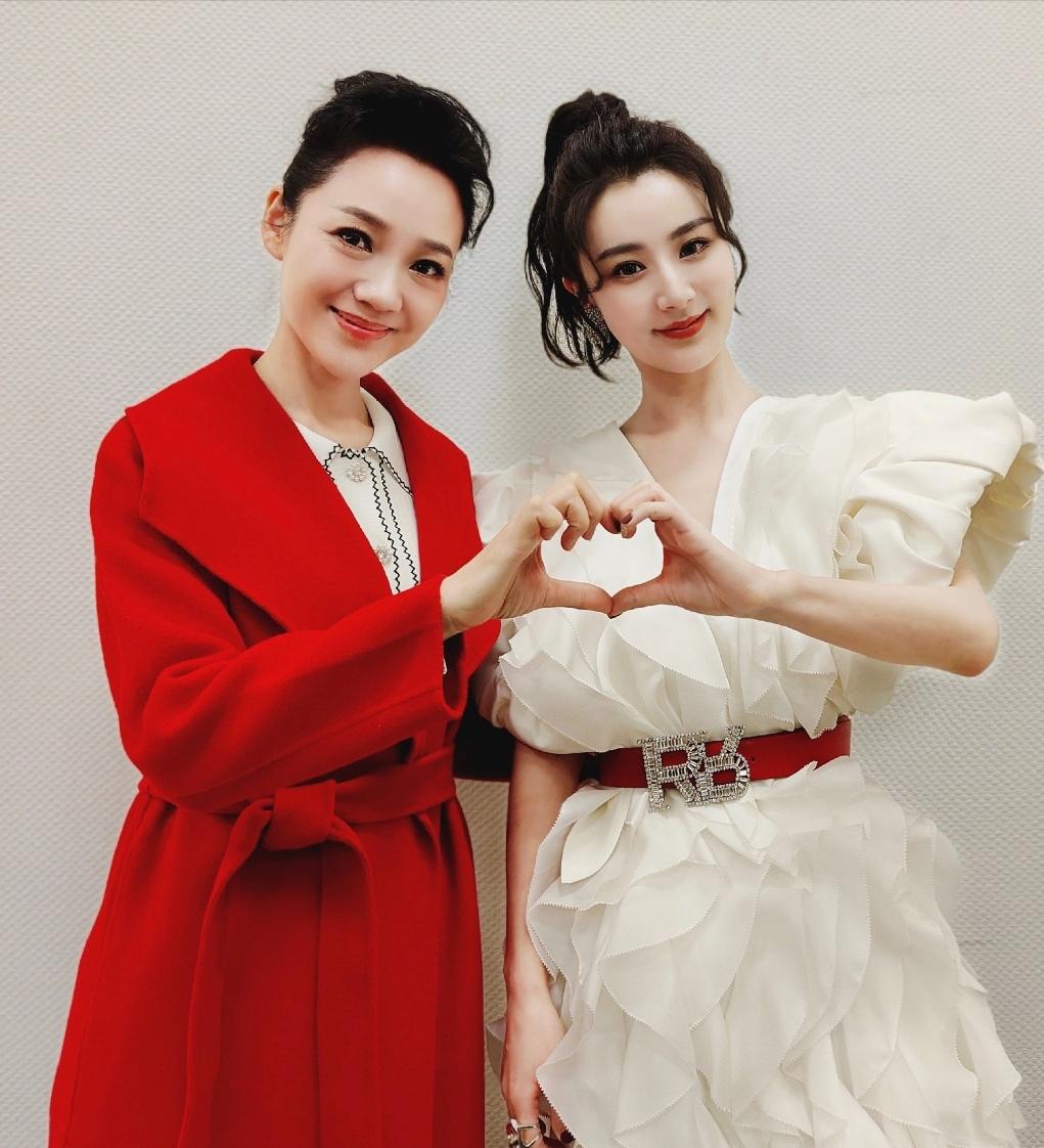 安徽台一姐周群台下好嚣张,安徽台一姐周群艺术照