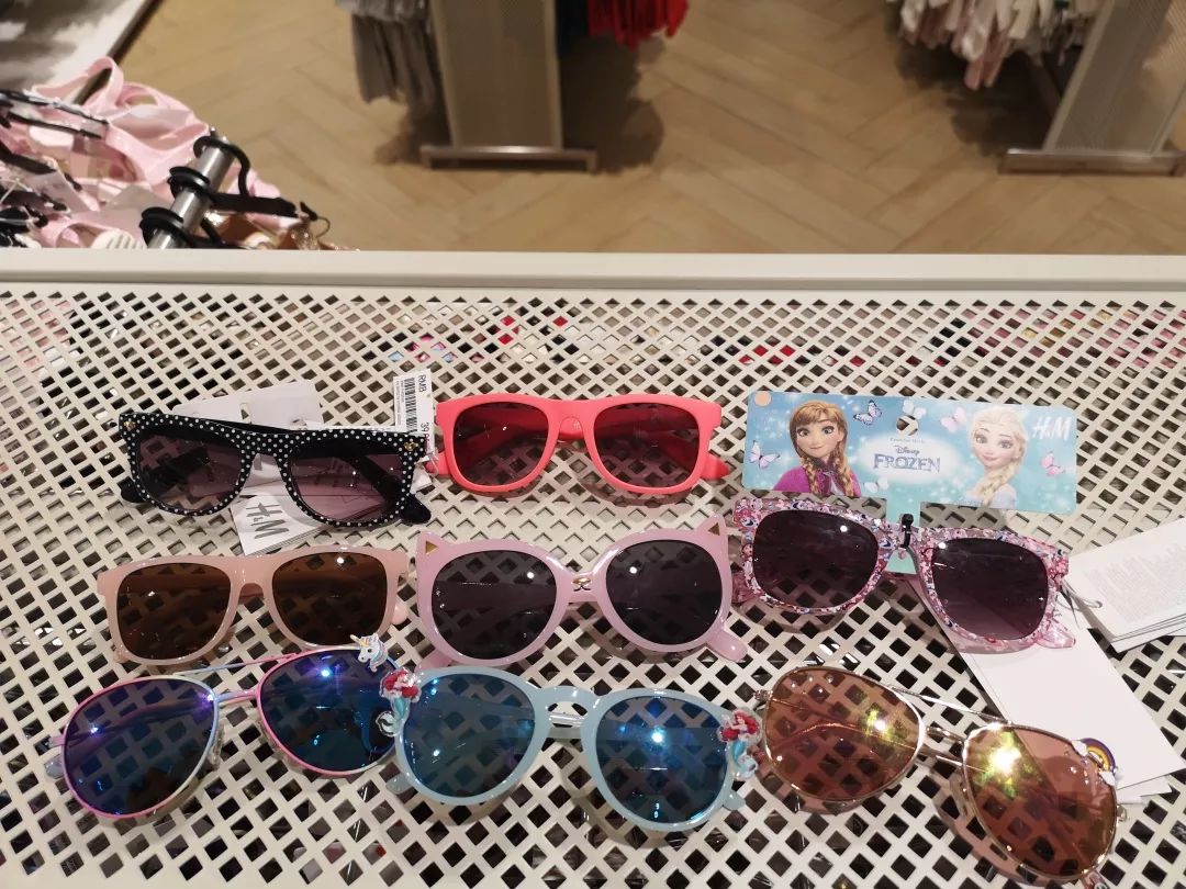 眼镜品牌排行榜前十名墨镜,给孩子怎么选太阳镜