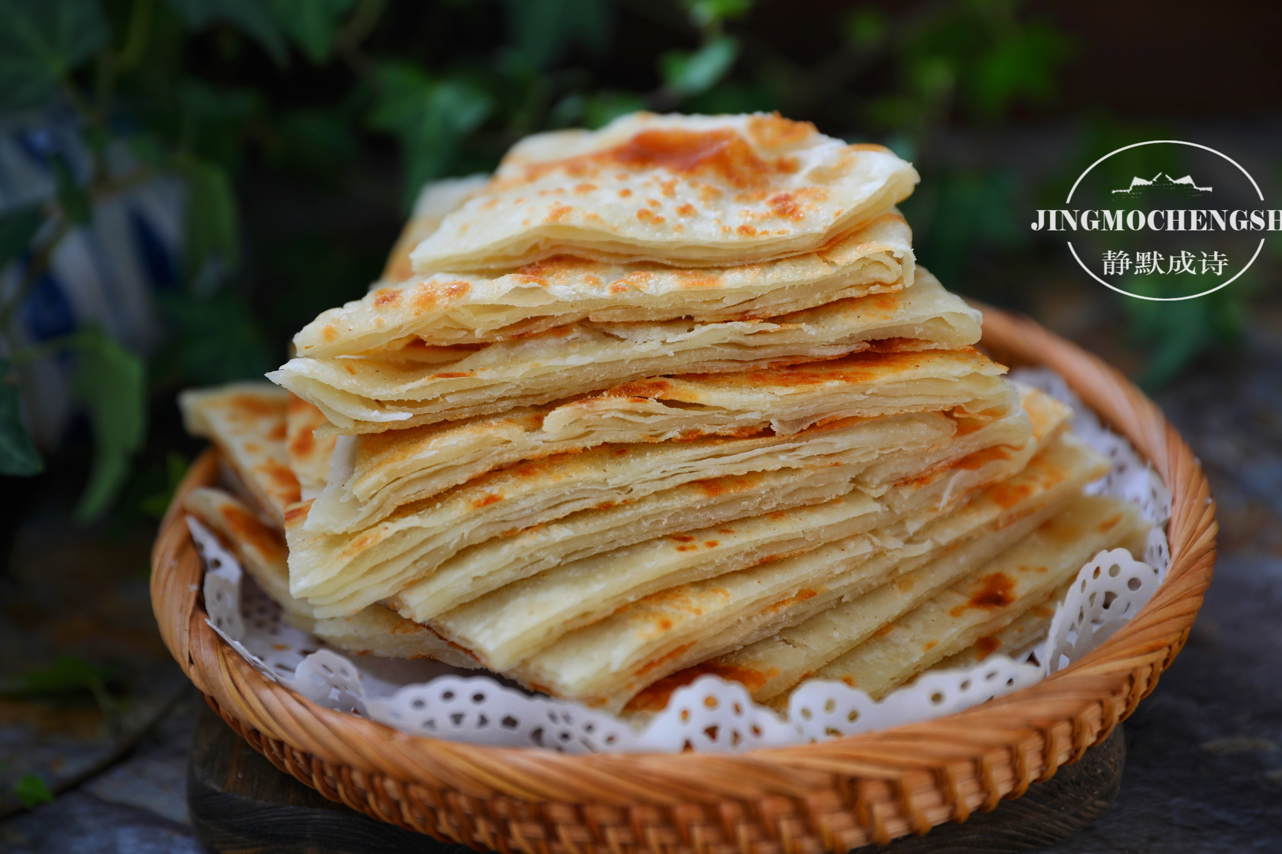 家常烙饼怎样酥香松软和面是关键,烙饼怎么和面才能外酥里嫩