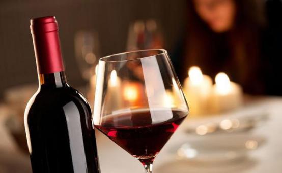 喝红酒牙齿染色怎么办,喝红酒牙齿会变黑怎么处理