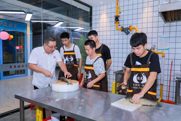 梦想起航，奋勇向前，煌旗第一届精英班圆满落幕