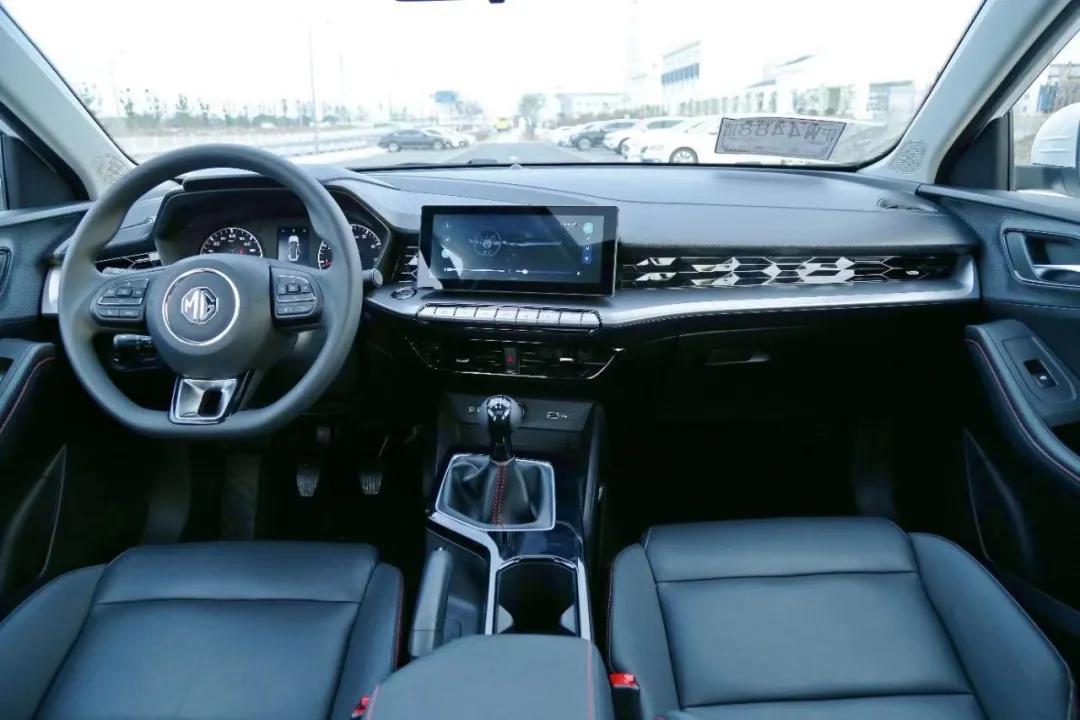 mg5旗舰版试驾,特价mg5手动