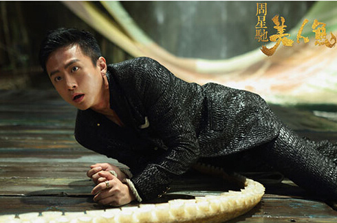 周星驰营造出滑稽荒诞的喜剧效果,周星驰喜剧风格解析