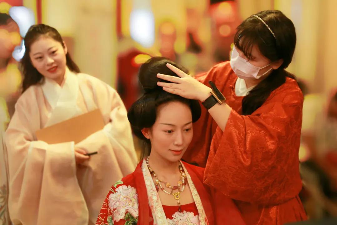 汉服产业的“隐秘角落”:盗版暴利,赚钱不易?